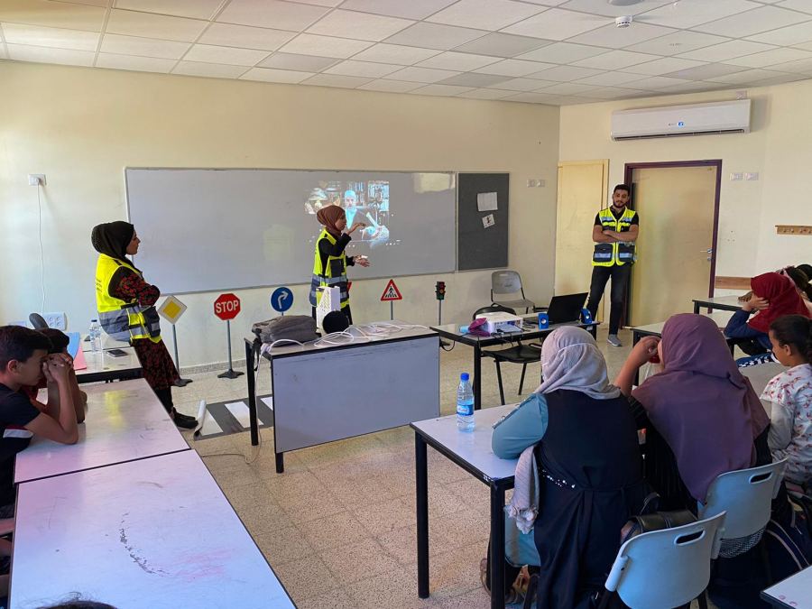 السلامة المجتمعية : فعاليات مُرورية في واحة النخيل الابتدائية بقرية سعوة